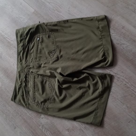 Athleta womans size 6 shorts Army green - Picture 2 of 2